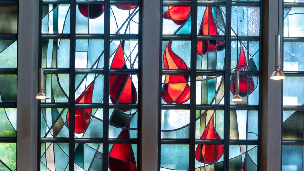 Großes Seitenfenster in St. Hubertus Kenten